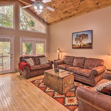 Rustic Red Cabin With Deck In Maggie Valley Club! Eksteriør bilde