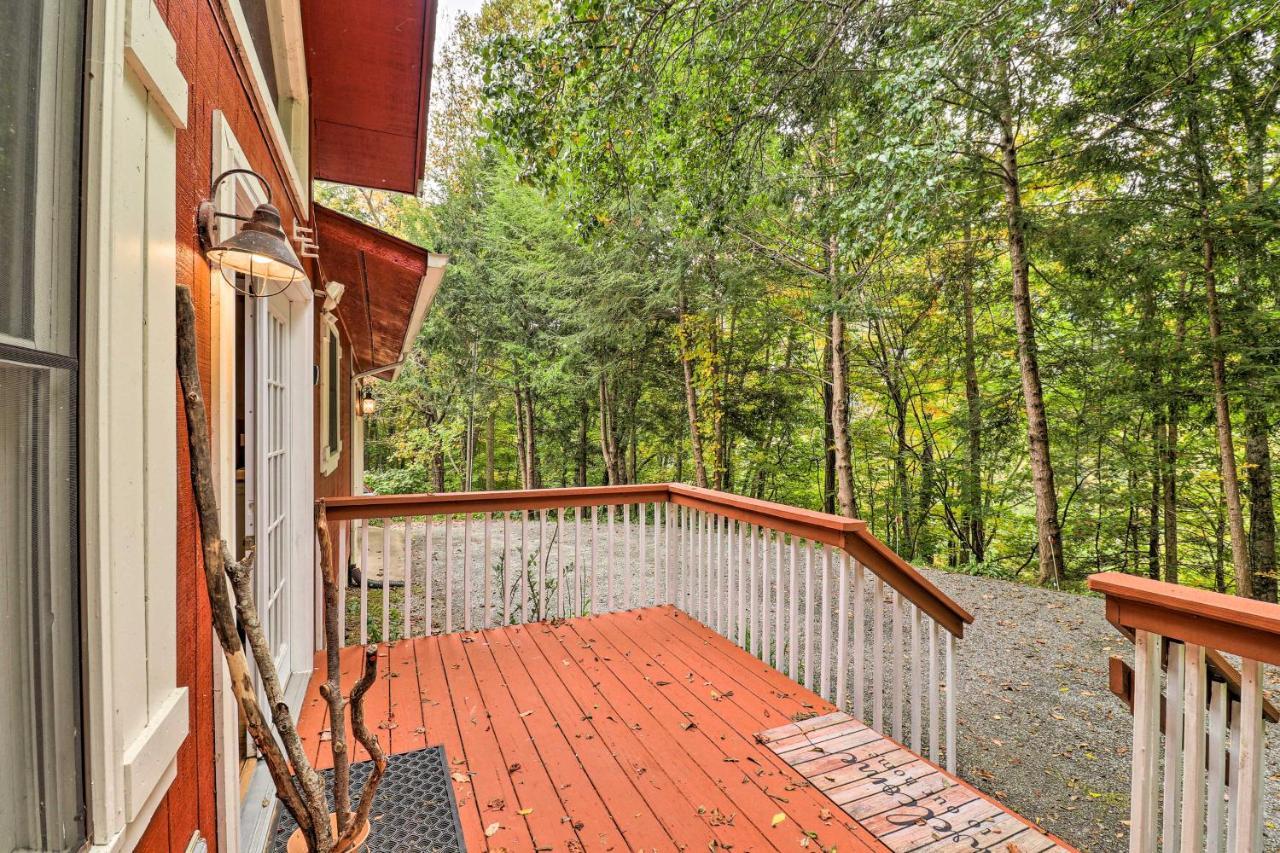 Rustic Red Cabin With Deck In Maggie Valley Club! Eksteriør bilde